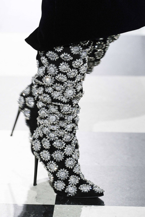 silver-embroidered Oscar de la Renta boots