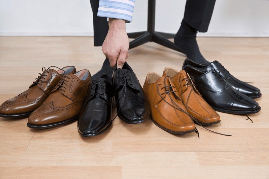 Мужчины тратят на покупку одежды, обуви и аксессуаров больше, чем женщины