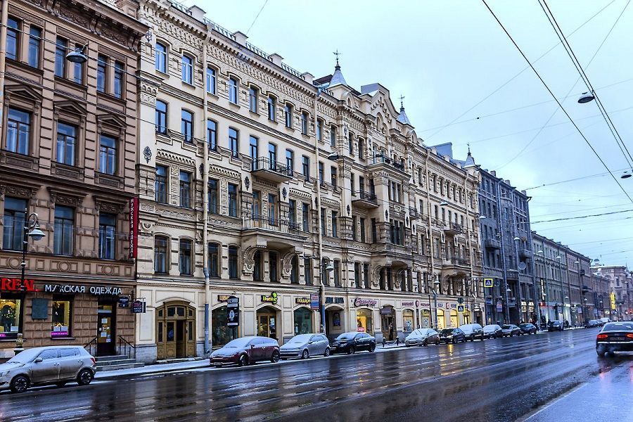 In St. Petersburg, there is a rotation of tenants of trading floors