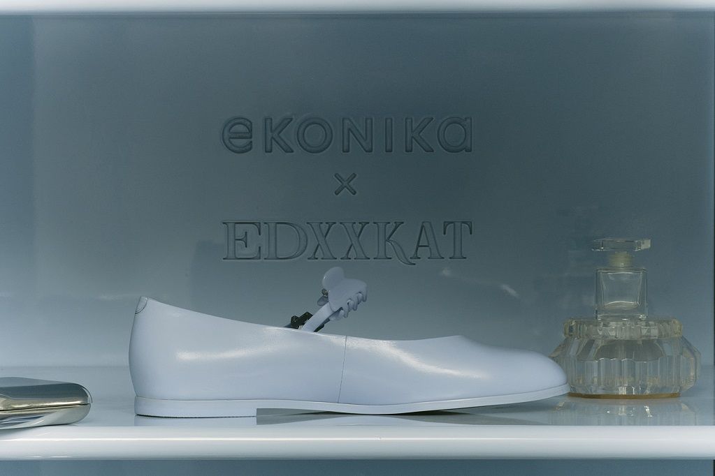 EKONIKA and EDxxKAT "Blue Room"