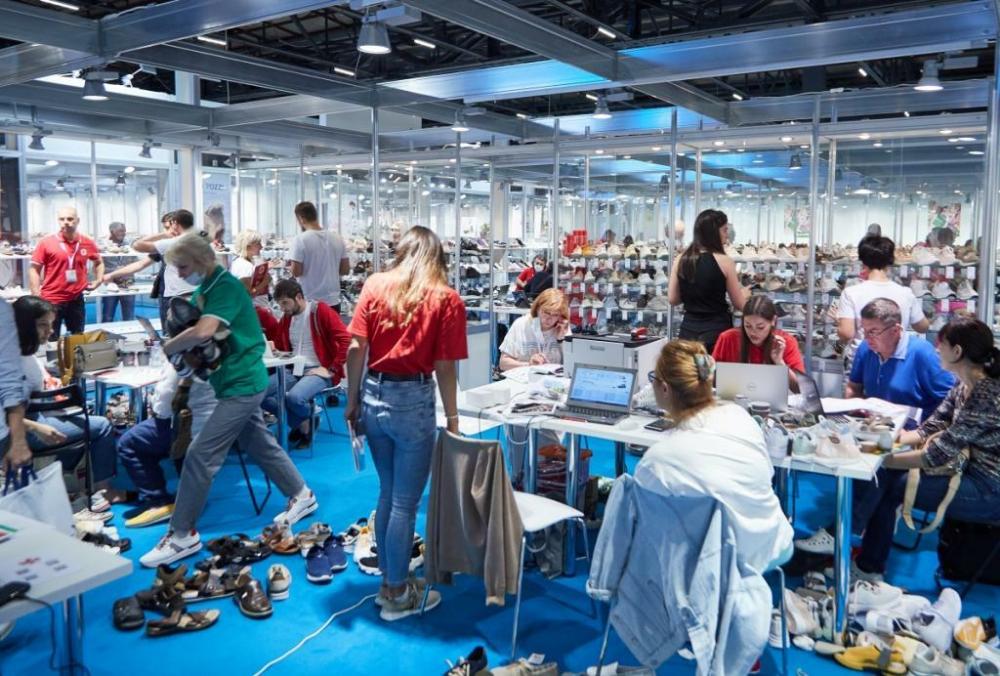 NEUE AUSSTELLUNG DER VERBLEIBENDEN KOLLEKTIONEN – Euro Shoes OPENSKLAD