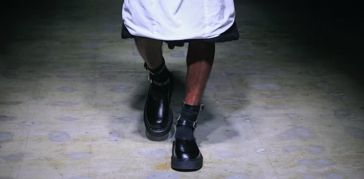 Comme des Garçons presenta due collaborazioni di scarpe per la collezione uomo Autunno/Inverno 2022/23