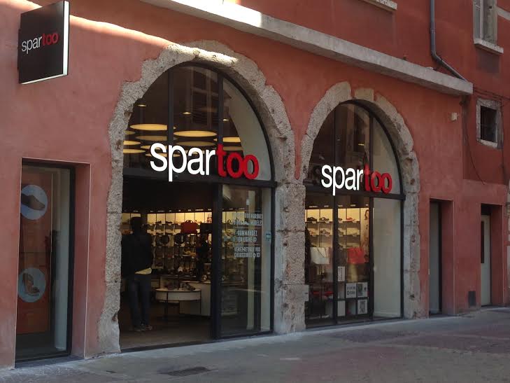 André chain stores departed by French Spartoo