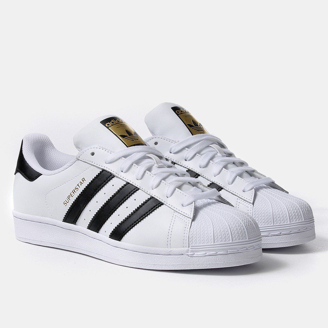 Adidas monopoly on branded parallel stripes in design recognized at The Hague court