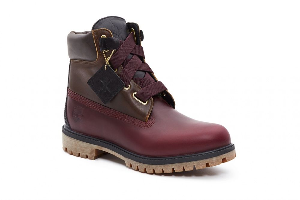 Wide laces added chic to the classic Timberland model