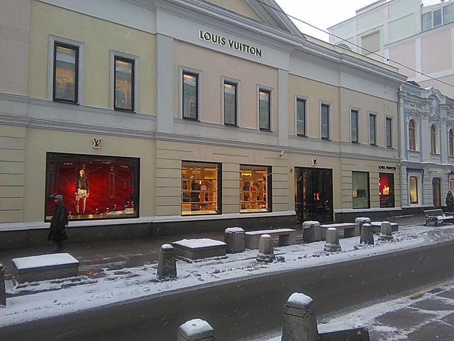 Louis Vuitton became the owner of the store in Stoleshnikov