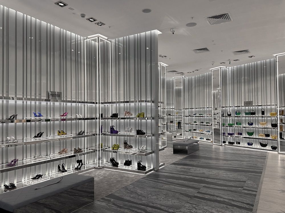 Department Store "Blind Chicken"