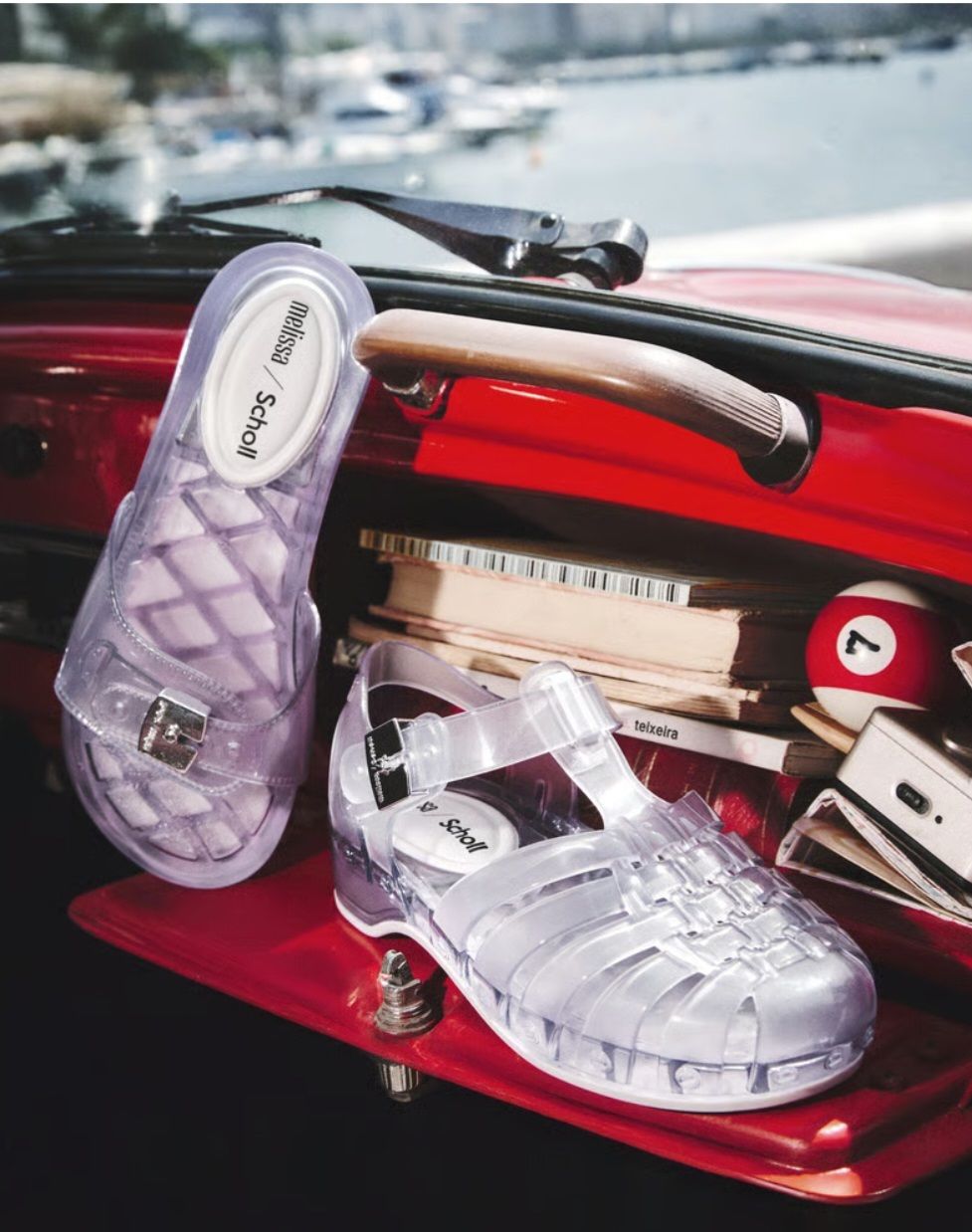 Вышла коллаборация Melissa x Scholl