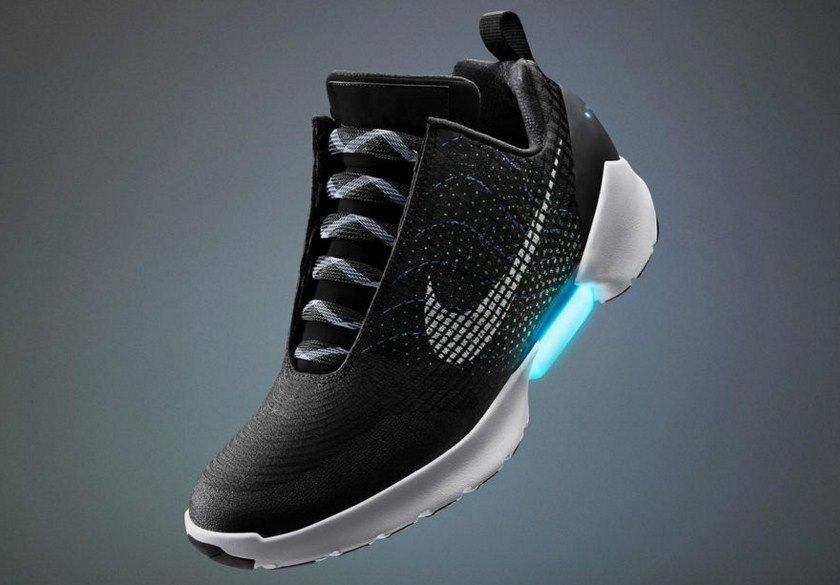 Nike presented sneakers with automatic lacing