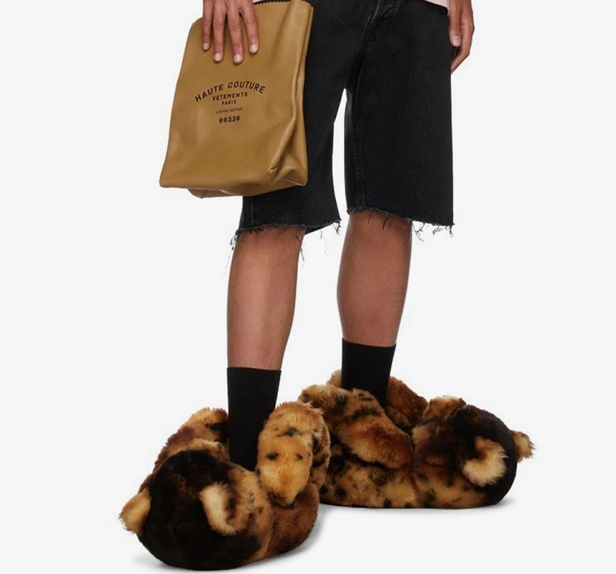 Vetements offered to put on Teddy Bears' feet for $ 2000