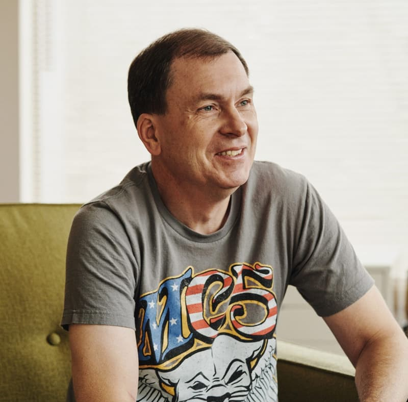 Crocs Inc stellt den legendären Sneaker-Designer Stephen Smith ein