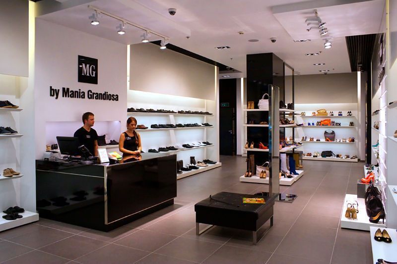 A multi-brand shoe store Mania Grandiosa has opened in St. Petersburg