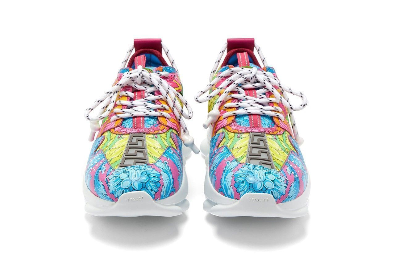 Sneakers Versace Chain Reaction, $ 1,048. Photo: hypebeast.com