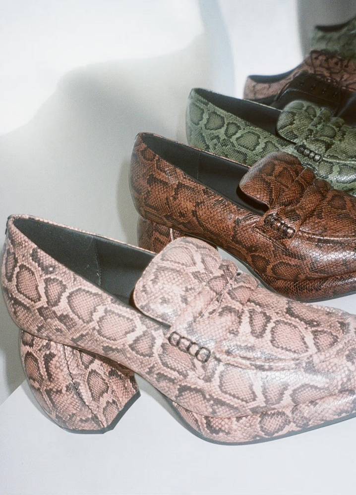 Clarks informa caída de ingresos y ganancias