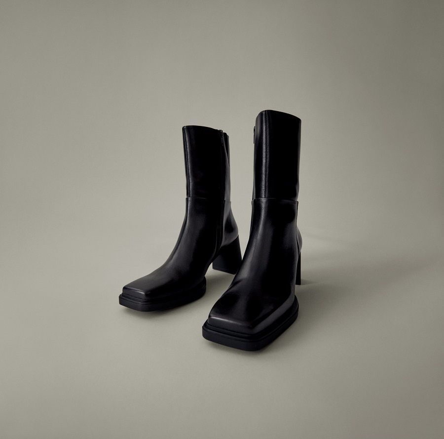 Vagabond Shoemakers presents a new model of "architectural" ankle boots