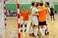 El cuarto torneo de fútbol sala reunió a fabricantes de calzado en el campo deportivo