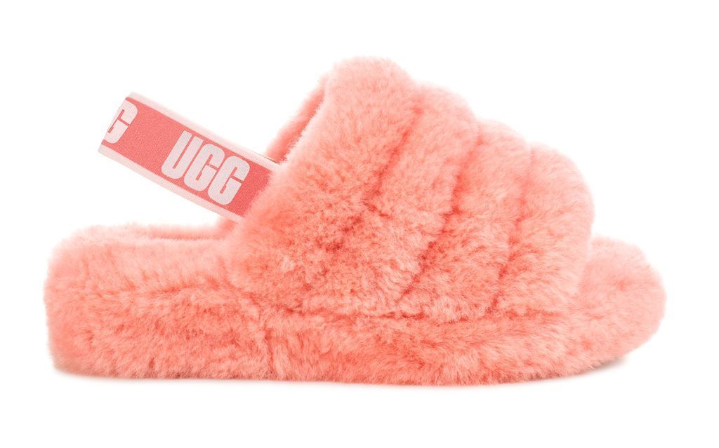 UGG  выпустил летние меховые сандалии на платформе