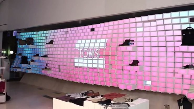 Toms Shoes открыл  высокотехнологичный магазин будущего