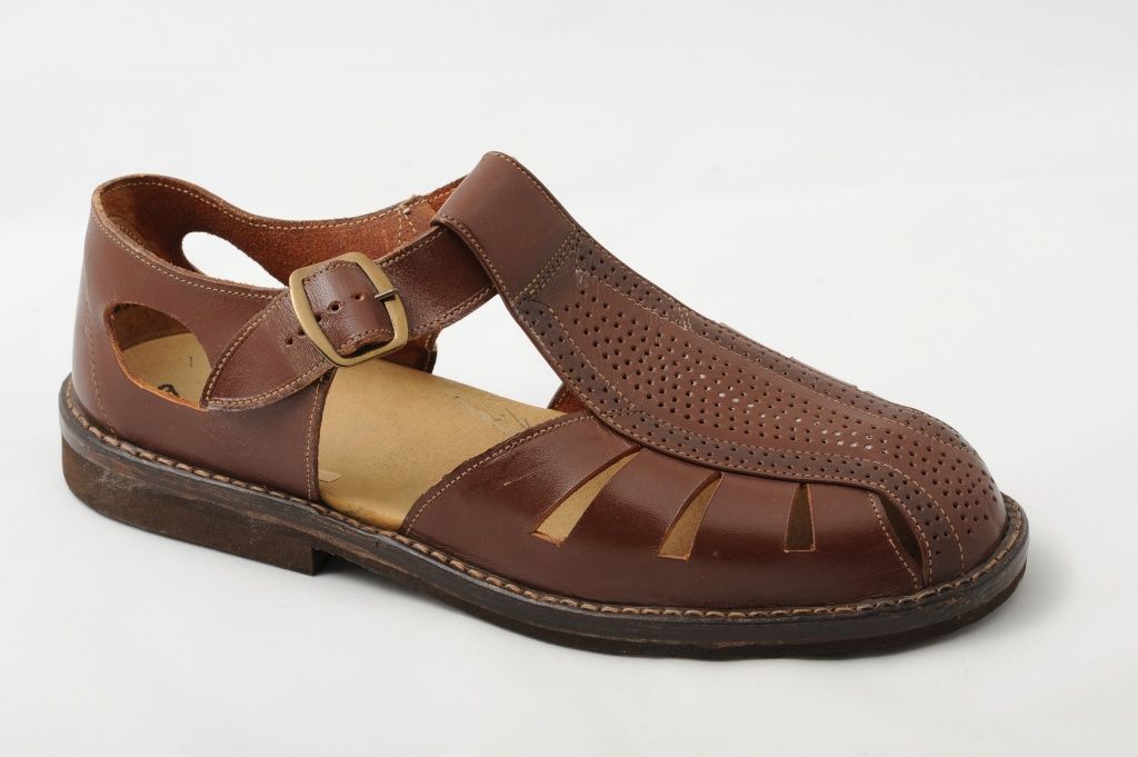 Men's sandals with orthopedic insoles