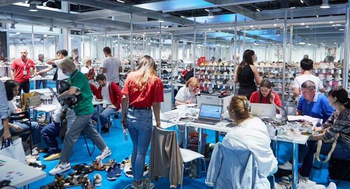 NUEVA EXPOSICIÓN DE LAS COLECCIONES RESTANTES – Euro Shoes OPENSKLAD