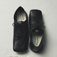 Jacquemus interpretiert den Zizi-Stiefel der französischen Marke Repetto neu