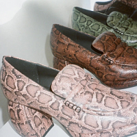 Clarks informa caída de ingresos y ganancias