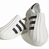 Adidas lancia gli zoccoli adiFom Superstar