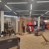 Se inauguró en San Petersburgo la tienda insignia de la cadena de ropa y equipamiento turístico Splav