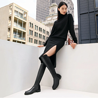 Stuart Weitzman launched an advertising campaign with Chinese model He Kong
