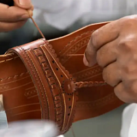 Prada  запустила программу обучения ремесленников Индии