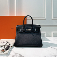 Онлайн-платформы секонд-хенда инвестируют в аутентификацию товаров