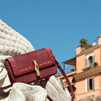 Furla  поддержала рекламной кампанией свою коллекцию Осень 2026