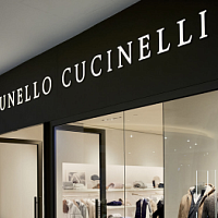 Акции Brunello Cucinelli упали на 5% в Милане после обвинений в связях с Россией