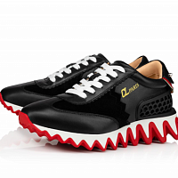 Christain Louboutin vuelve a demandar por suelas rojas