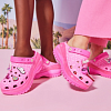 Crocs  выпускает коллаборацию с Barbie