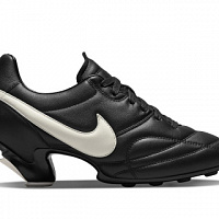 В коллаборации Nike  и Comme des Garçons вышли кроссовки на каблуках