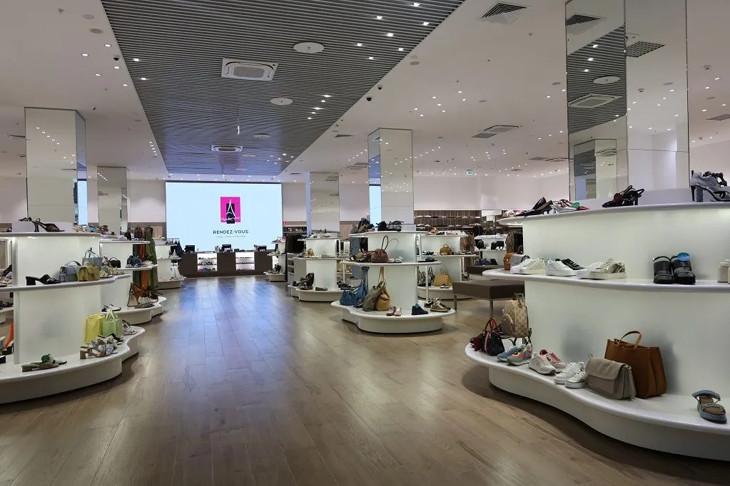 Rendez-Vous opened a flagship store in the Solaris shopping center