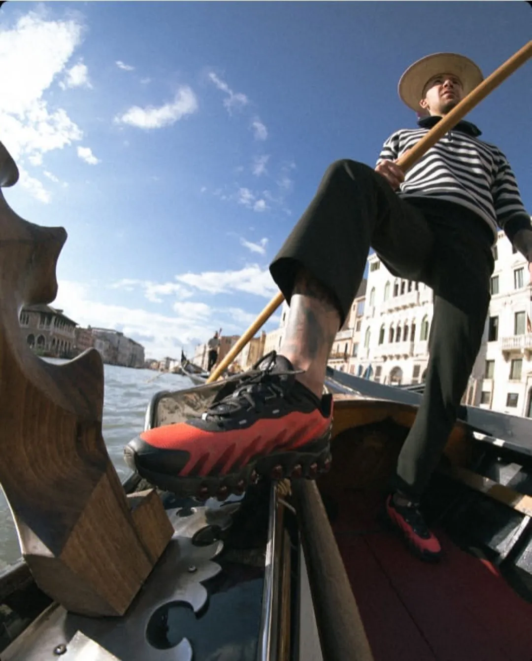 Acusan a Nike de usar indebidamente la imagen de los gondoleros venecianos 