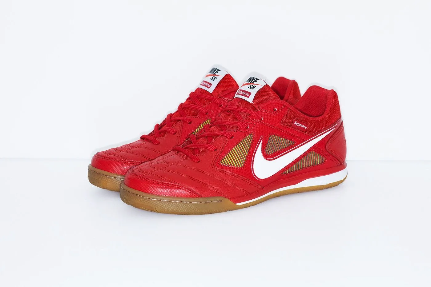 Nike x supreme sb gato store