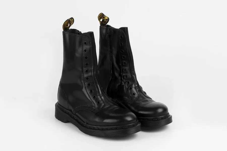 Vetements updated classic Dr. Martens - 10 eye boots model