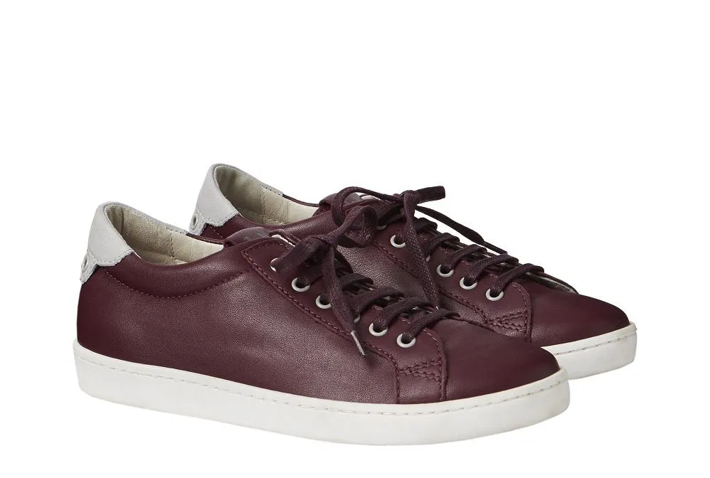 Classic and sporty chic in the fall-winter'17 shoe collection by Il Gufo 