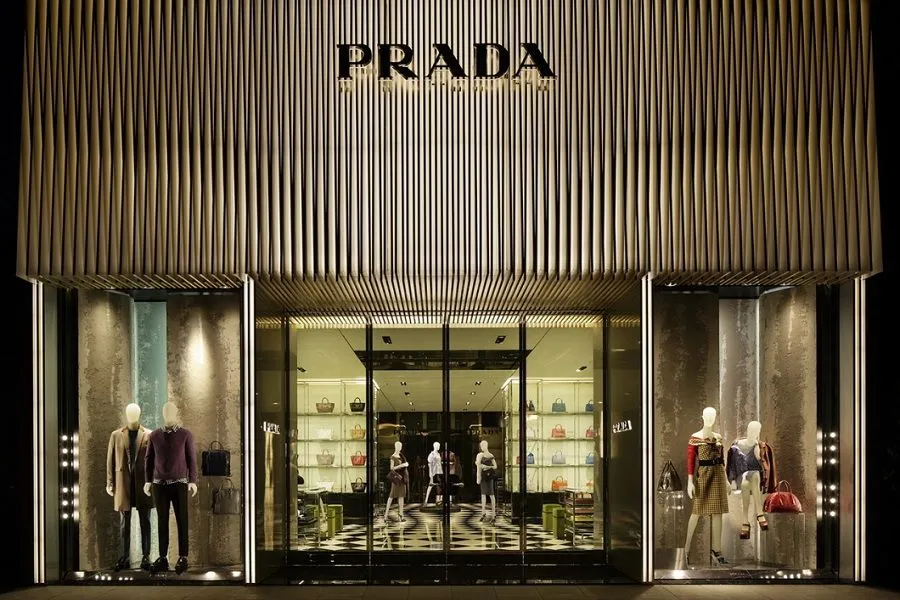 Prada отмечает двузначный рост продаж в Азии