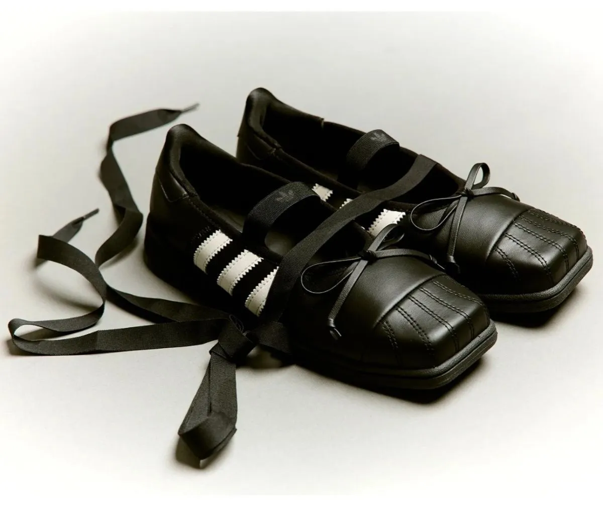 Ya están disponibles las nuevas zapatillas Adidas Originals Superstar SQ Ballet.