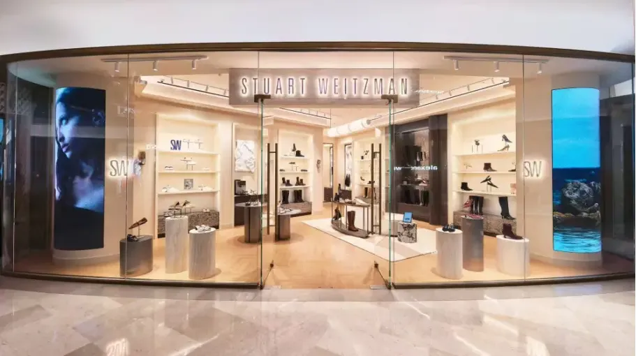 Der neue Stuart-Weitzman-Store in Shanghai. Foto: Footwearnews.com