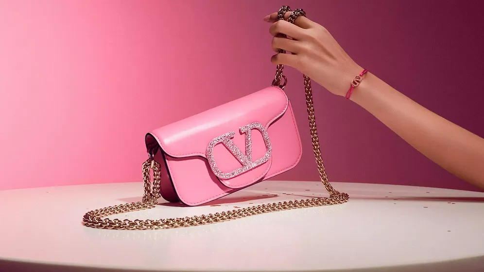 Kering покупает 30% акций Valentino и объявляет результаты первого полугодия