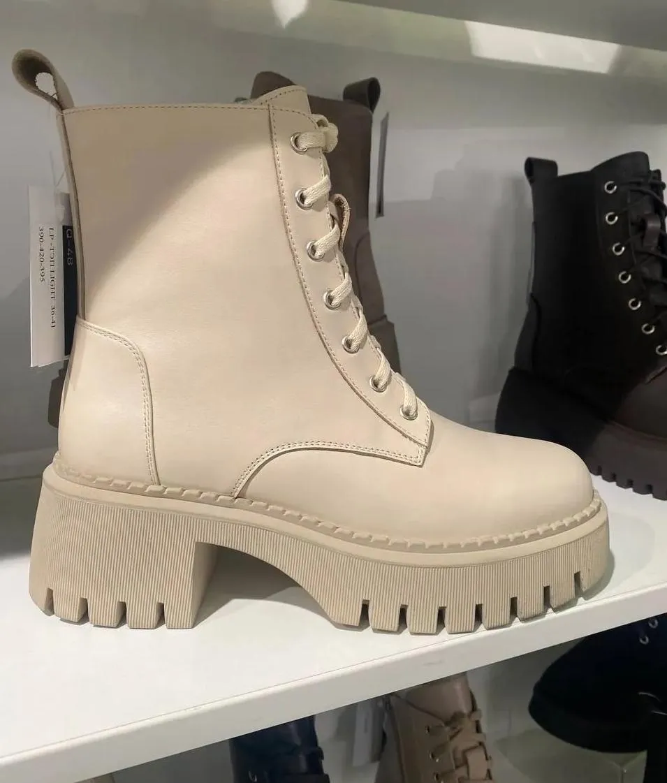 El fabricante ruso Vaga Shoes en la exposición Euro Shoes