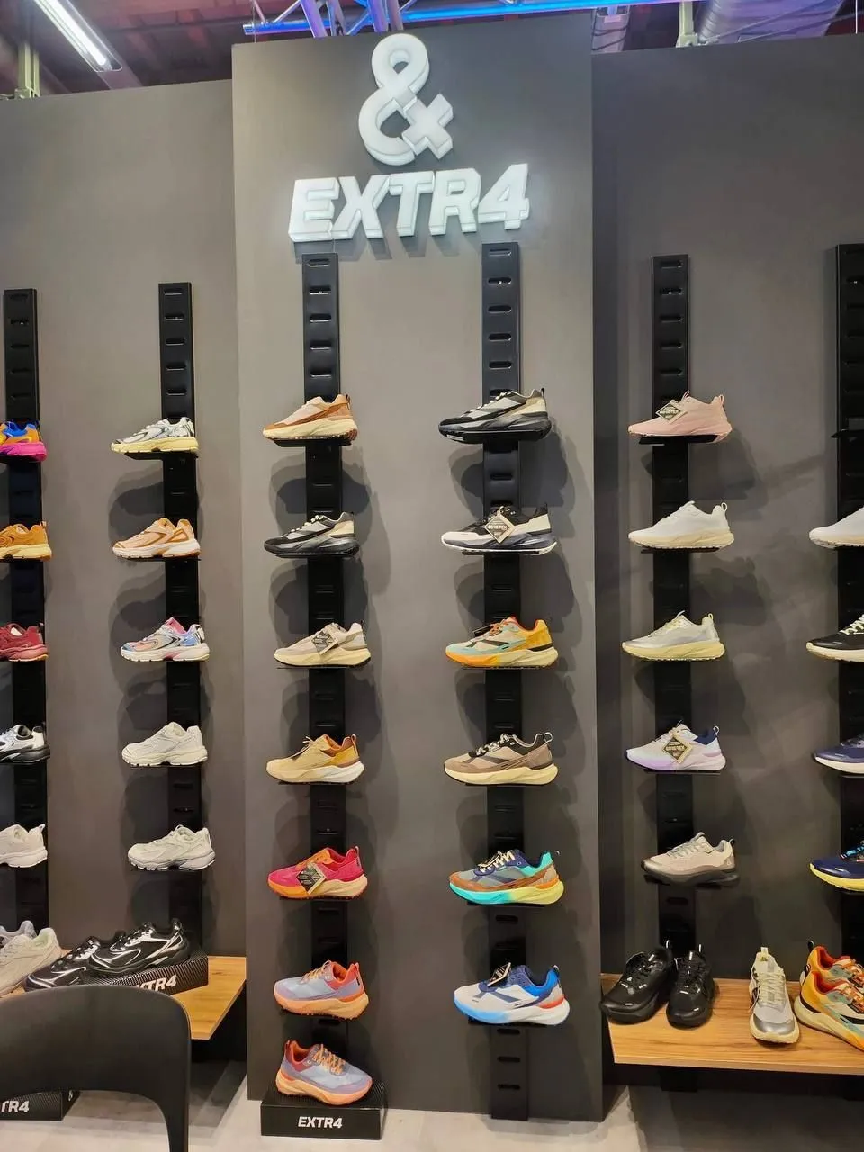 EXTR4 bei der Pitti Uomo Herrenmodenschau in Florenz