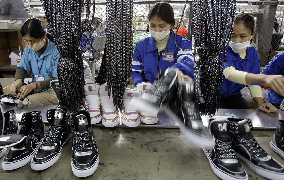 Китайские компании выпустят умную и дешевую спортивную обувь
