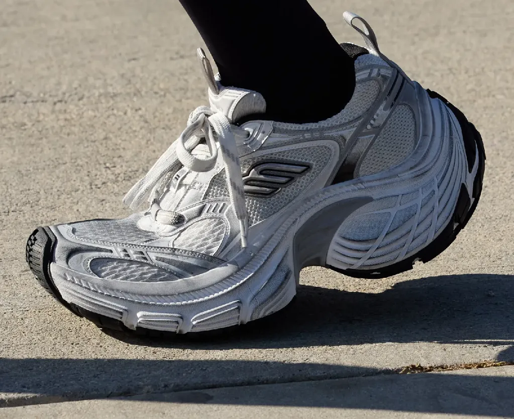 Balenciaga has released a new release of oversized 10XL sneakers