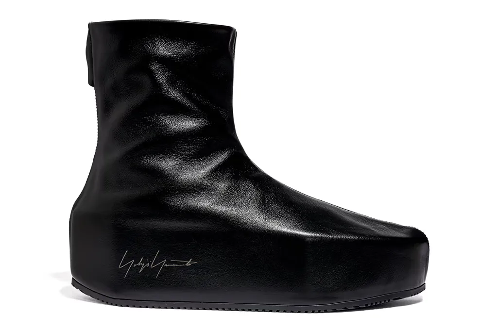 В коллаборации adidas и Ёдзи Ямамото вышли Y-3 KYASU OVERBOOT